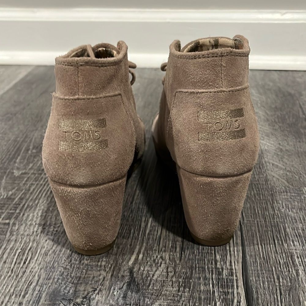 Tom’s bootie wedges beige - LIKE NEW - W6.5 - Picture 6 of 9